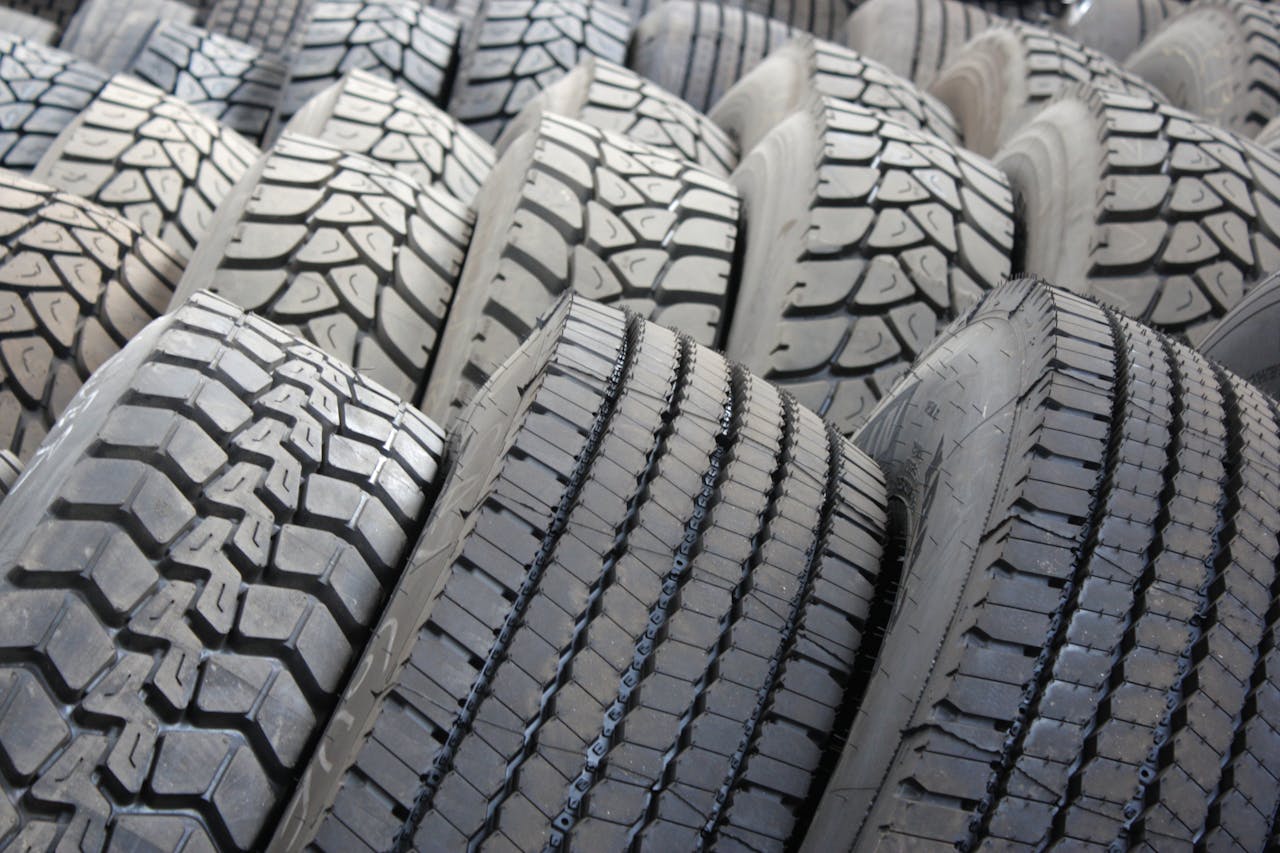 You are currently viewing How to Choose Car Tyres: The Ultimate Buyer’s Guide
